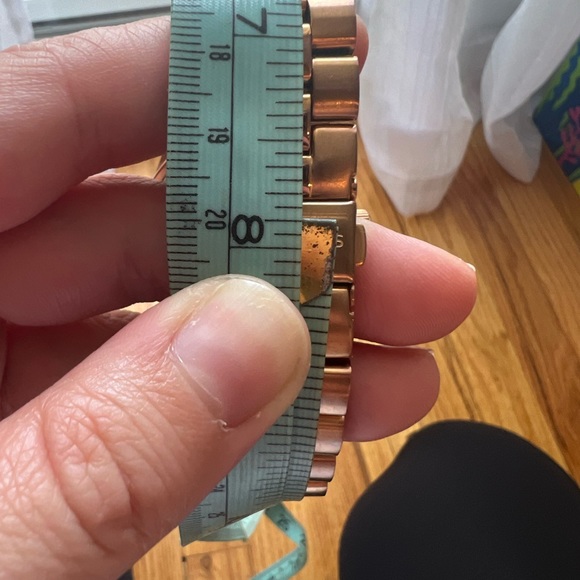 Michael Kors Rose Gold Limited Edition Watch - Picture 7 of 7